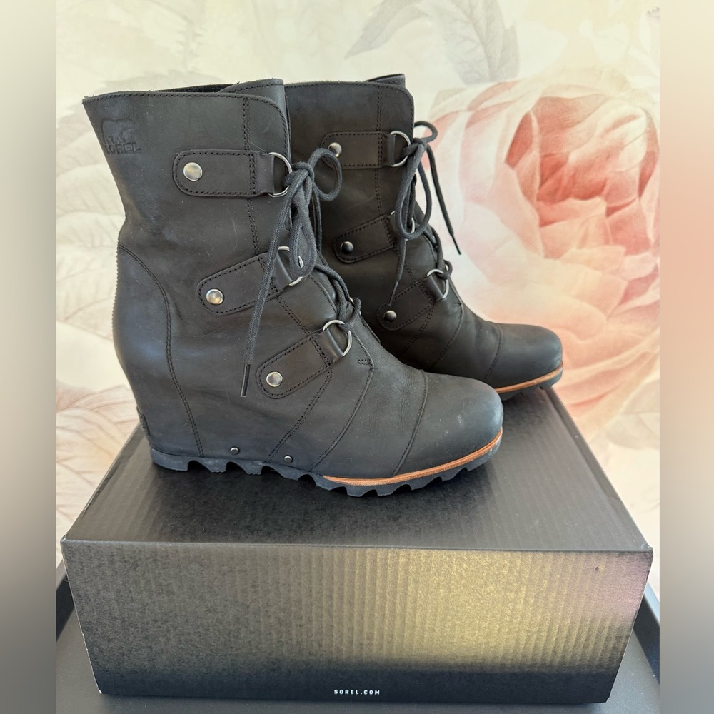 Sorel Black Joan Of Arctic II Wedge Lace Up Boots